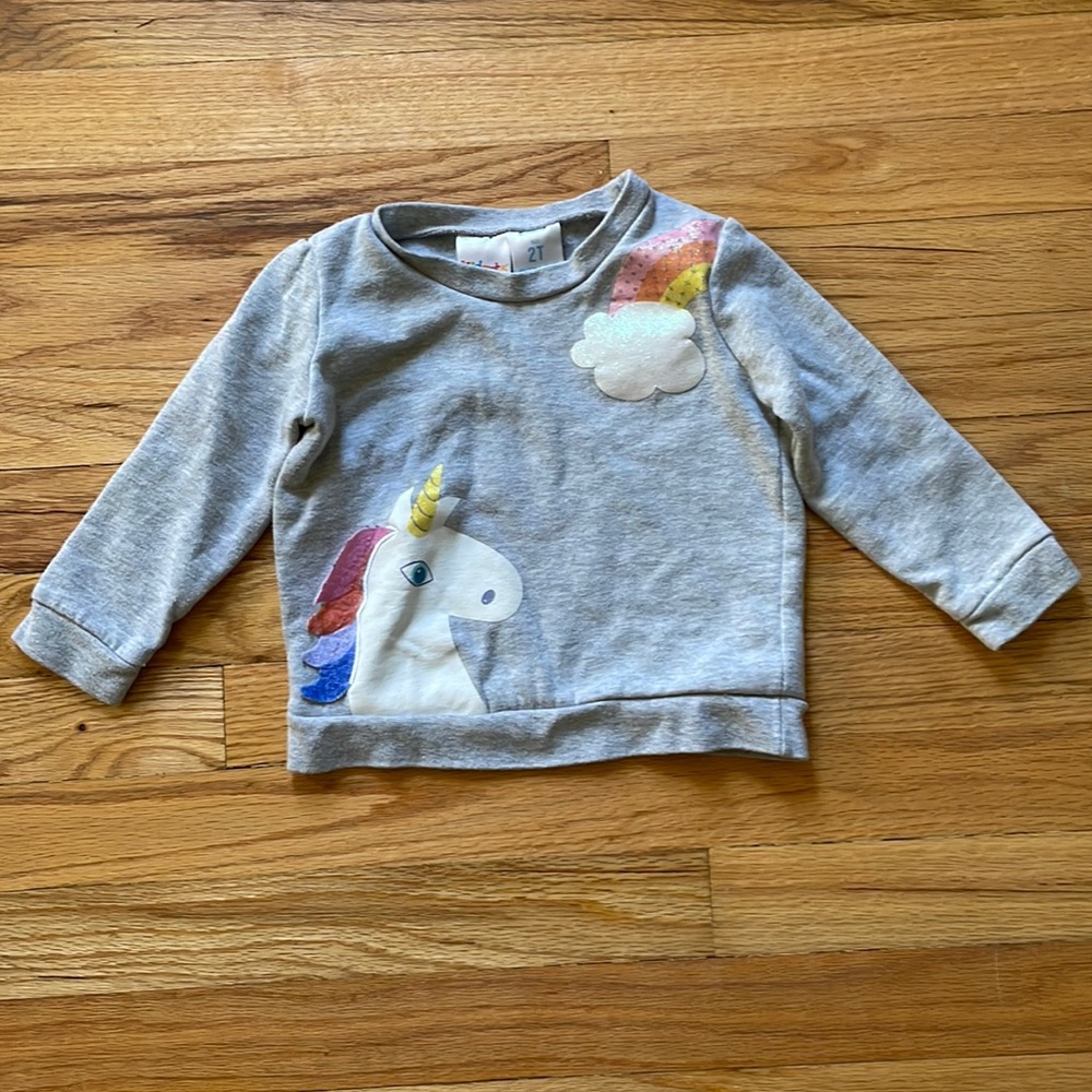 2T sweatshirt unicorn, Used and cute!